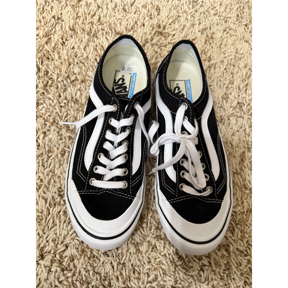 NWOT Vans Style 36 Decon SF (Black/White) sneakers with Ultracush insoles‎